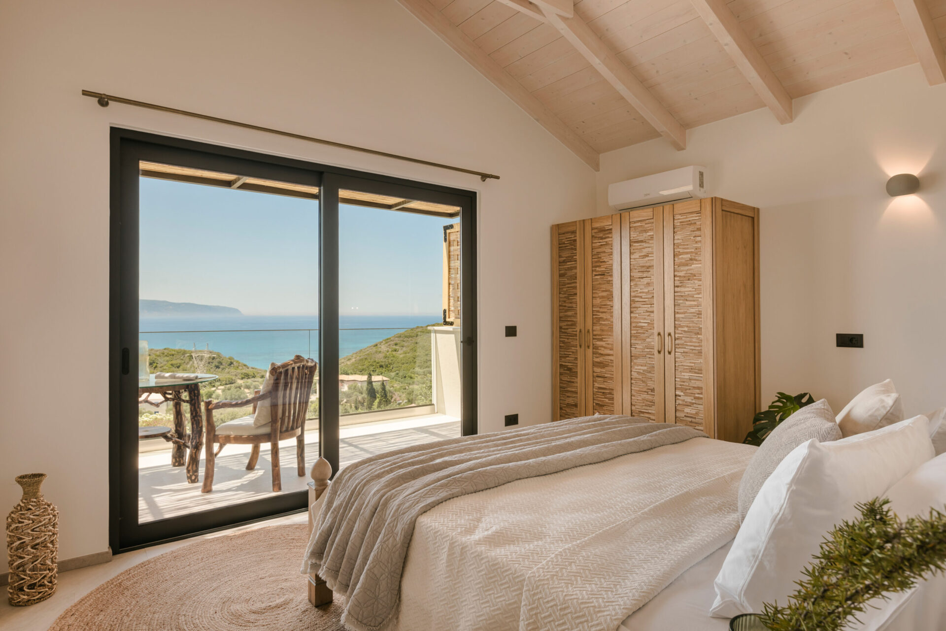 Livie Bedroom Sea View
